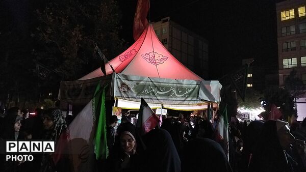 گذری بر فعالیت چایخانه هیئت الزهرا در دویست و دومین شب از اجتماعات مردمی بلوار فضل نیشابور 