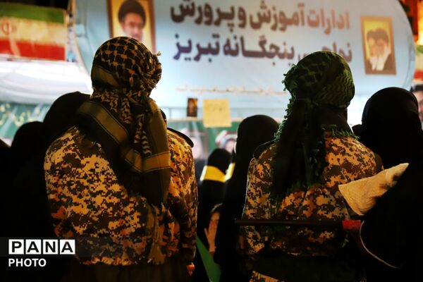 خروش شبانه «ناحیه ۵» در قلب غرفه؛ میعادگاهِ مقاومت و استکبارستیزی
