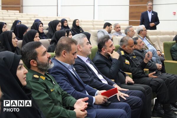 مراسم بزرگداشت مقام معلم در پردیس