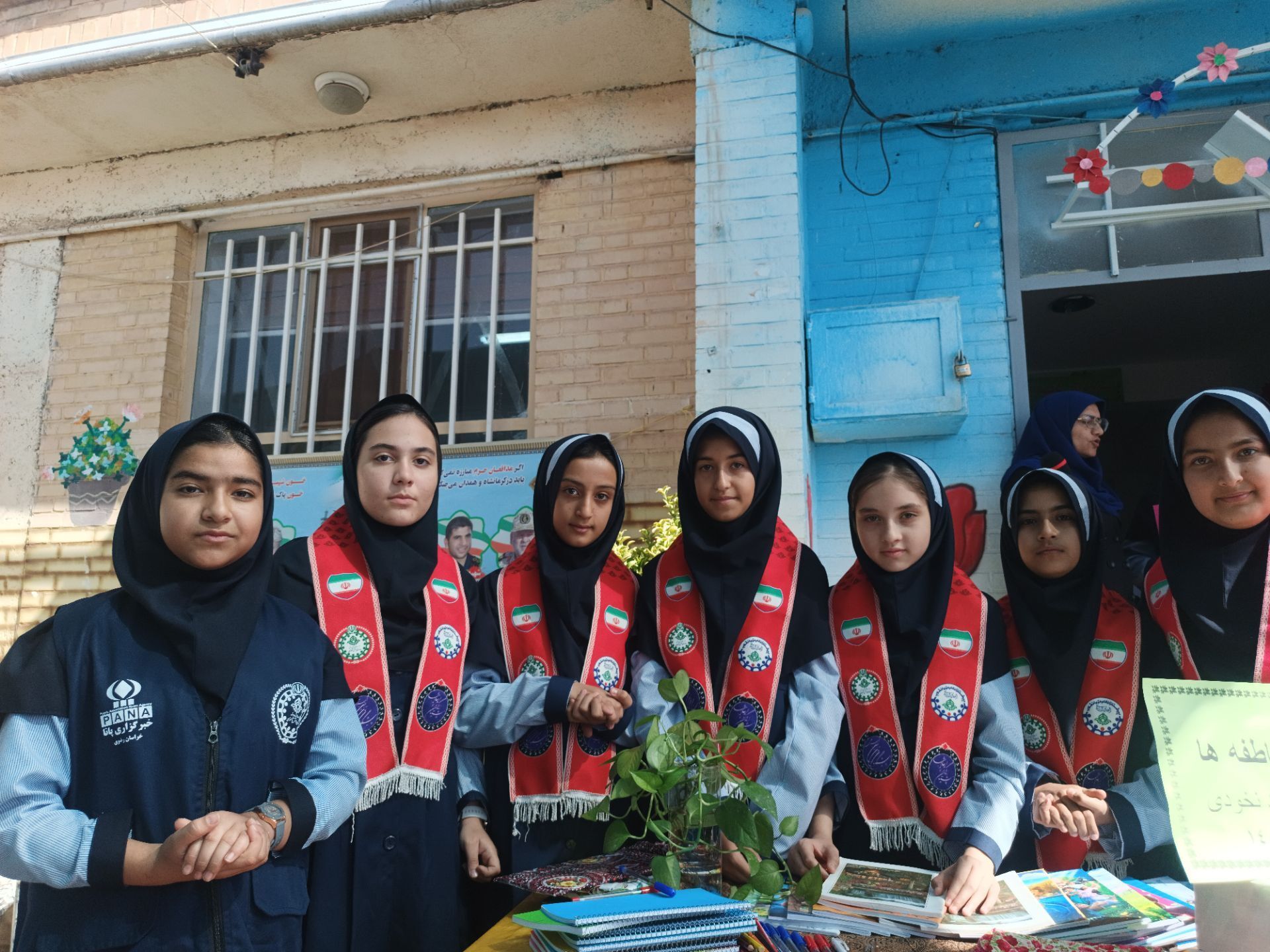 جشن عاطفه ها در دبستان ناهید نخودی