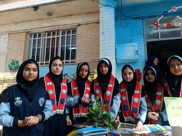 جشن عاطفه ها در دبستان ناهید نخودی