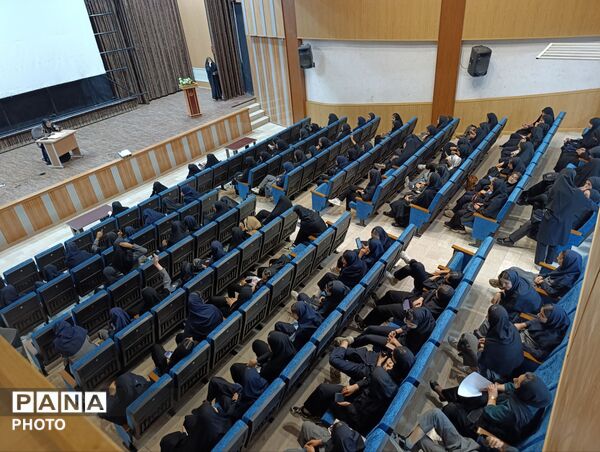 دختران آینده ساز فارسان در مسیر یادگیری و مسئولیت پذیری