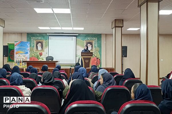 همایش مشاوران دانش‌آموز شهرستان ملارد