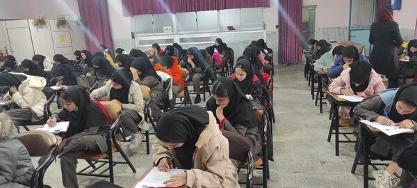 امتحانات نوبت اول در دبیرستان نمونه اندیشه 