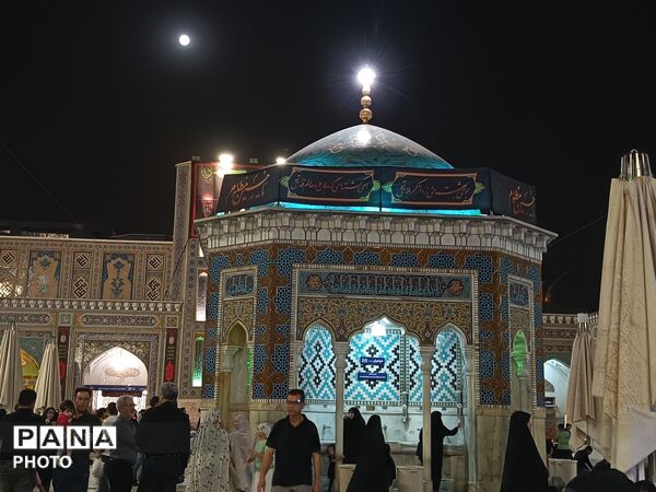 در مظهر بهشت