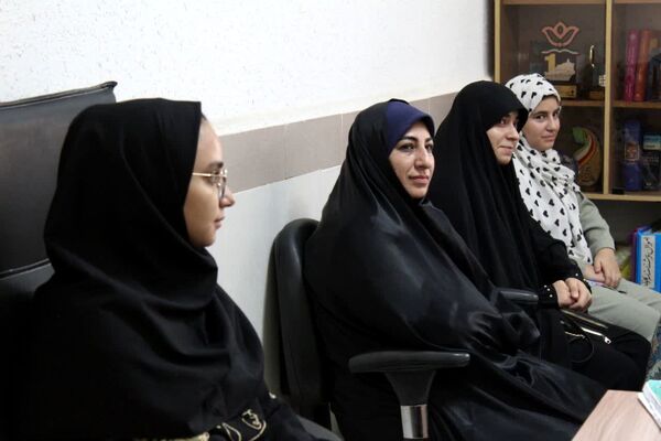 تجلیل معاون پرورشی و تربیت‌بدنی آموزش و پرورش شهرستان سمنان از خبرنگاران فعال پانا