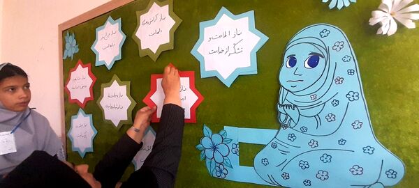 آماده‌سازی نمازخانه آموزشگاه زهرا عبداللهیان ارغا 