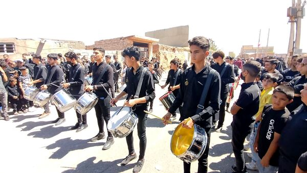 مراسم تعزیه‌خوانی و زنجیر زنی اربعین حسینی در روستای احمد‌آباد نیشابور 