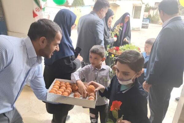 نوروز دانش با حضور دانش آموزان و مسئولان منطقه پردیس 