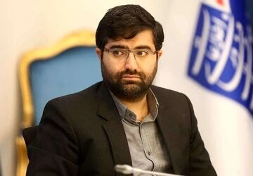 ‌روزی می‌رسد که ترامپ برای ادای احترام به رهبر انقلاب، پشت خط بماند‌