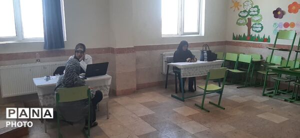 خدمات گسترده درمانی گروه‌های جهادی دانشجویی در منطقه  شهرک ابریشم چهار باغ ساوجبلاغ