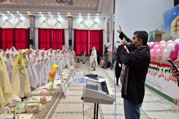 جشن تکلیف دانش‌آموزان دختر شهرستان بویراحمد