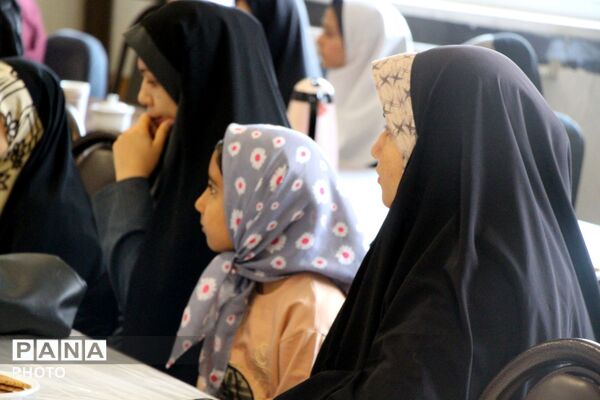 اعطای مدرک حفظ جزء ۳۰ قرآن و هدیه به ۲۶ دانش‌آموز در سملقان