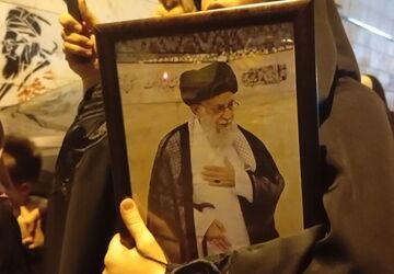طنین دوباره نام و یاد «رهبر شهید» در روزهای عروج