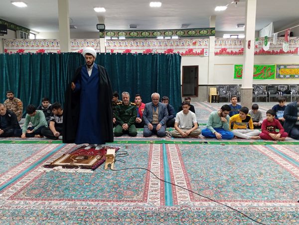  تجلی بندگی و تربیت در فضای اعتکاف دانش‌آموزی خداآفرین