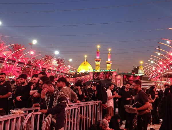 کاروان عاشقان به کربلا رسیدند؛ خیابان‌ها غرق در زمزمه «لبیک یا حسین»
