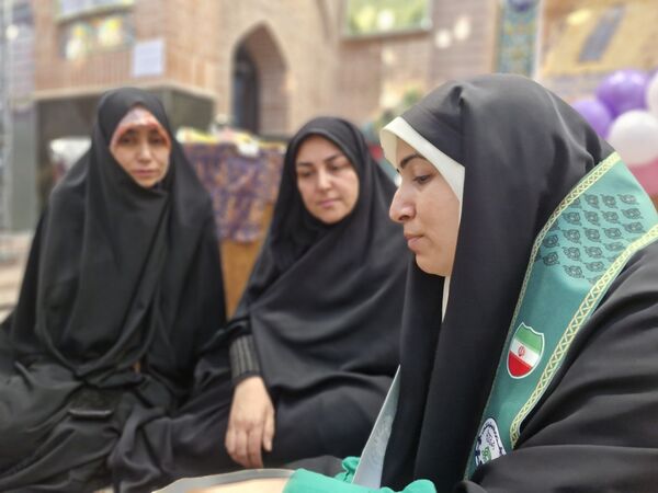 اعتکاف پیشتازان و رونمایی از بسته ایرانمون در مسجد امام‌خمینی(ره)