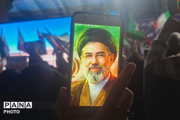 حضور گسترده مردم ورامین در اجتماع حمایت از آرمان های انقلاب اسلامی