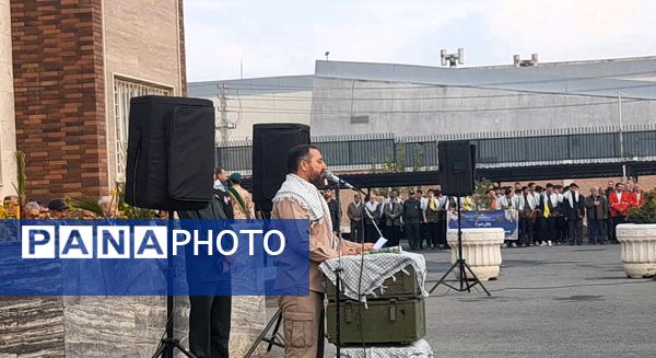 غبارروبی و گلباران مزار شهدای ملارد در رزمایش بزرگ بیت‌المقدس بسیجیان