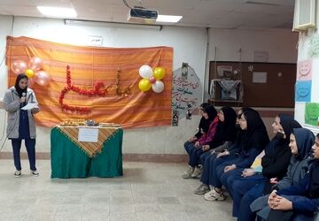گرامیداشت روز پدر توسط دانش‌آموزان در منطقه بیرانشهر