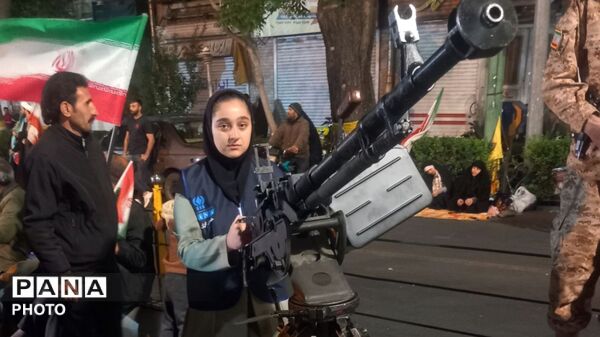 حال و هوای نوجوانی در خیابان‌های تبریز