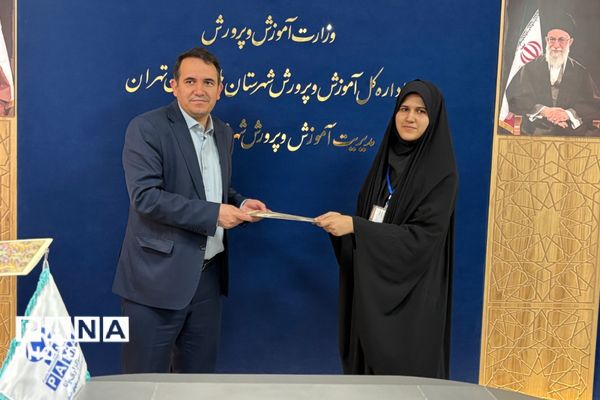 نشست خبری مدیر آموزش‌وپرورش شهرستان اسلامشهر با اصحاب رسانه نوجوان