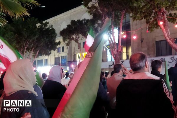  مردم بهارستانی میدان را خالی نکردند