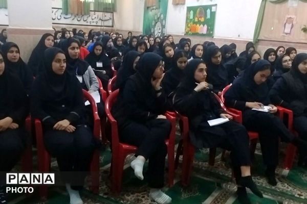  همایش‌های هدایت تحصیلی با محوریت معرفی هنرستان‌های فنی و کاردانش در ناحیه یک شهرری