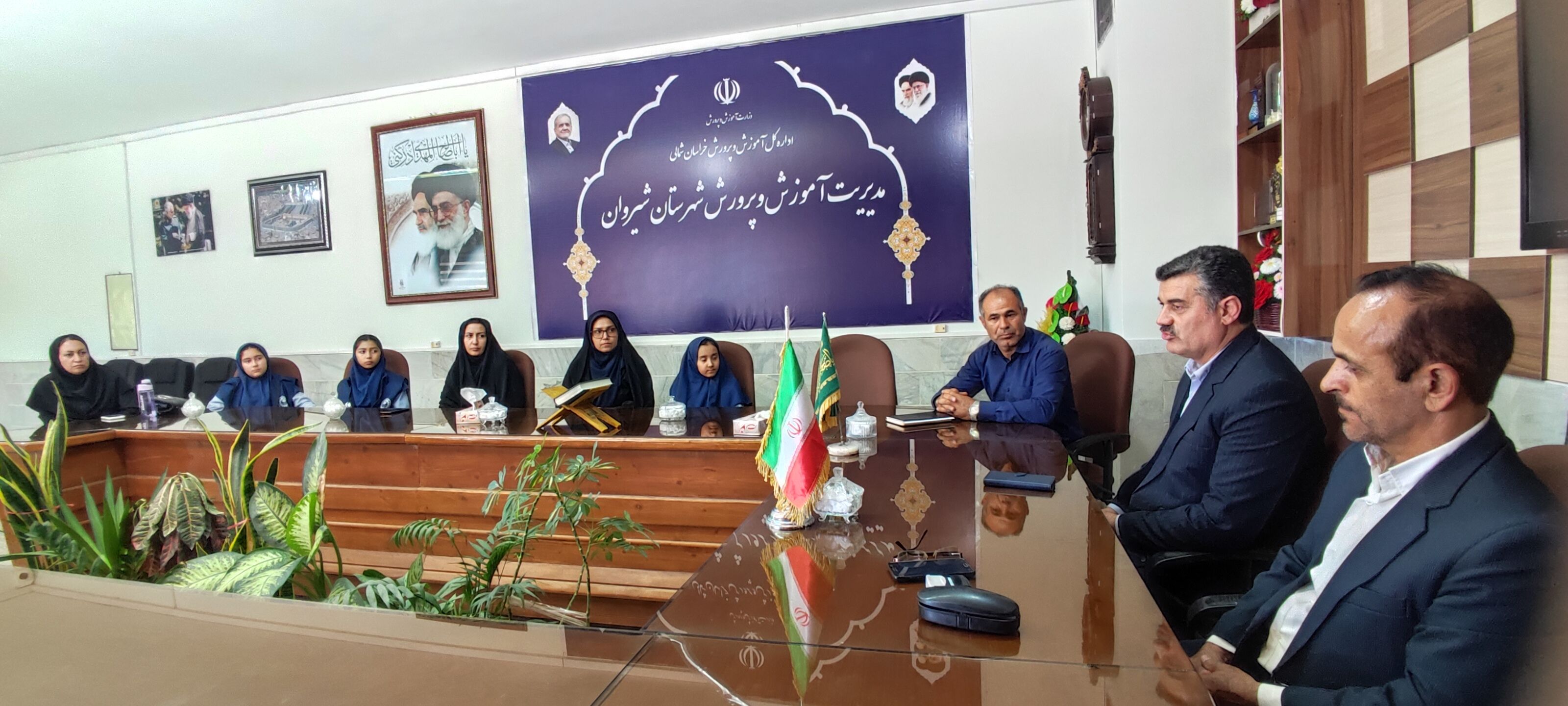 تجلیل مدیر آموزش و پرورش شهرستان شیروان از خبرنگاران پانا
