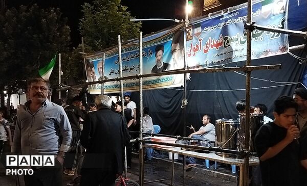 موکب شهدای روستای آهوان در نود و هشتمین شب از اجتماعات مردمی 