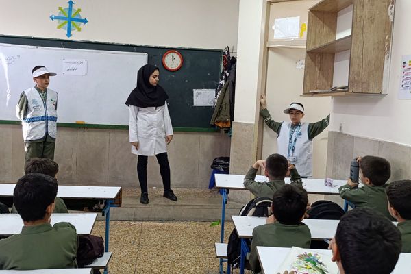 ارتقای آگاهی دانش‌آموزان آموزشگاه شهید رجایی با آموزش‌های سلامت و ایمنی زلزله