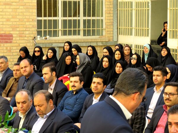 تقدیر از کارکنان‌ اداره‌کل آموزش و پرورش خراسان شمالی 