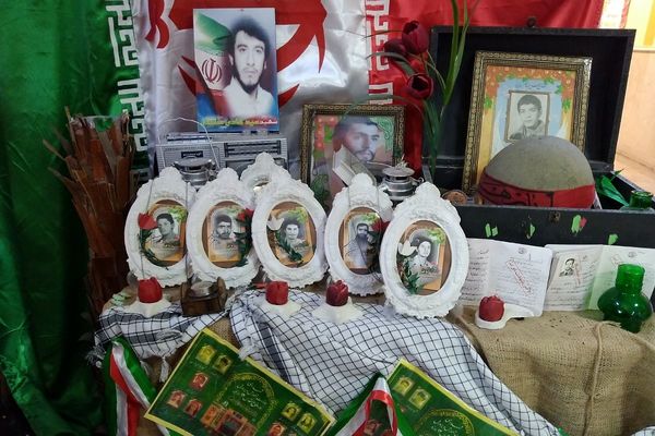 مراسم «لاله‌های روشن» در دبستان دکتر کیهانی 