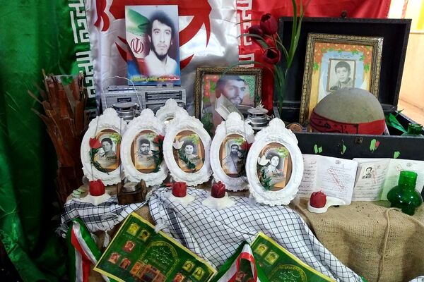 مراسم «لاله‌های روشن» در دبستان دکتر کیهانی 
