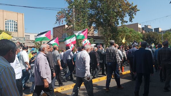 راهپیمایی مردم ولایتمدار شهرستان ورامین در محکومیت رژیم صهیونسیتی 