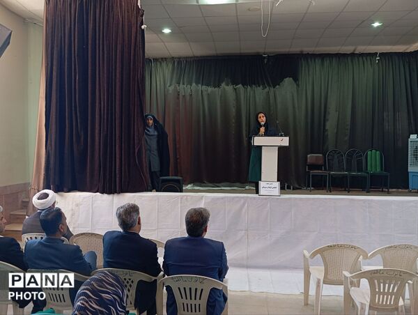  جلسه انجمن اولیا در دبیرستان نمونه اندیشه