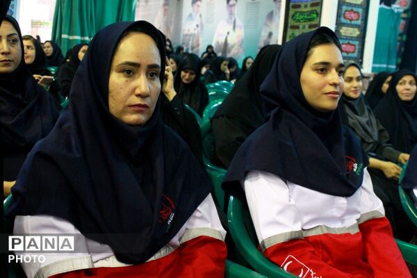 بزرگداشت و ادای احترام مدیران و کارکنان دولت در استان کرمان به رهبر شهید ایران