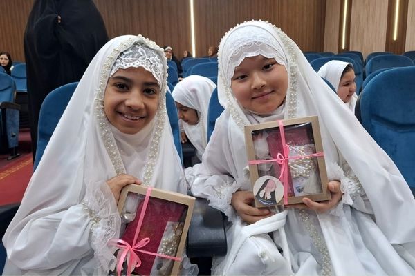 جشن تکلیف دانش آموزان دختر شهرستان ملارد