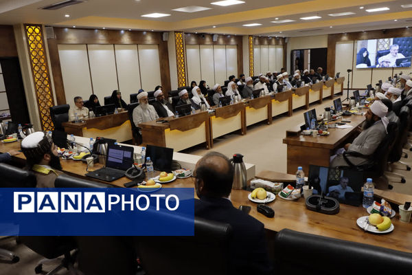 نشست وحدت علمای شیعه و اهل سنت در دانشگاه آزاد اسلامی مشهد 