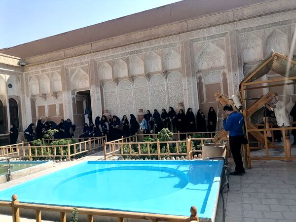 اردوی یزدگردی دانش‌آموزان پایه نهم دبیرستان فاطمه‌الزهرا (س)