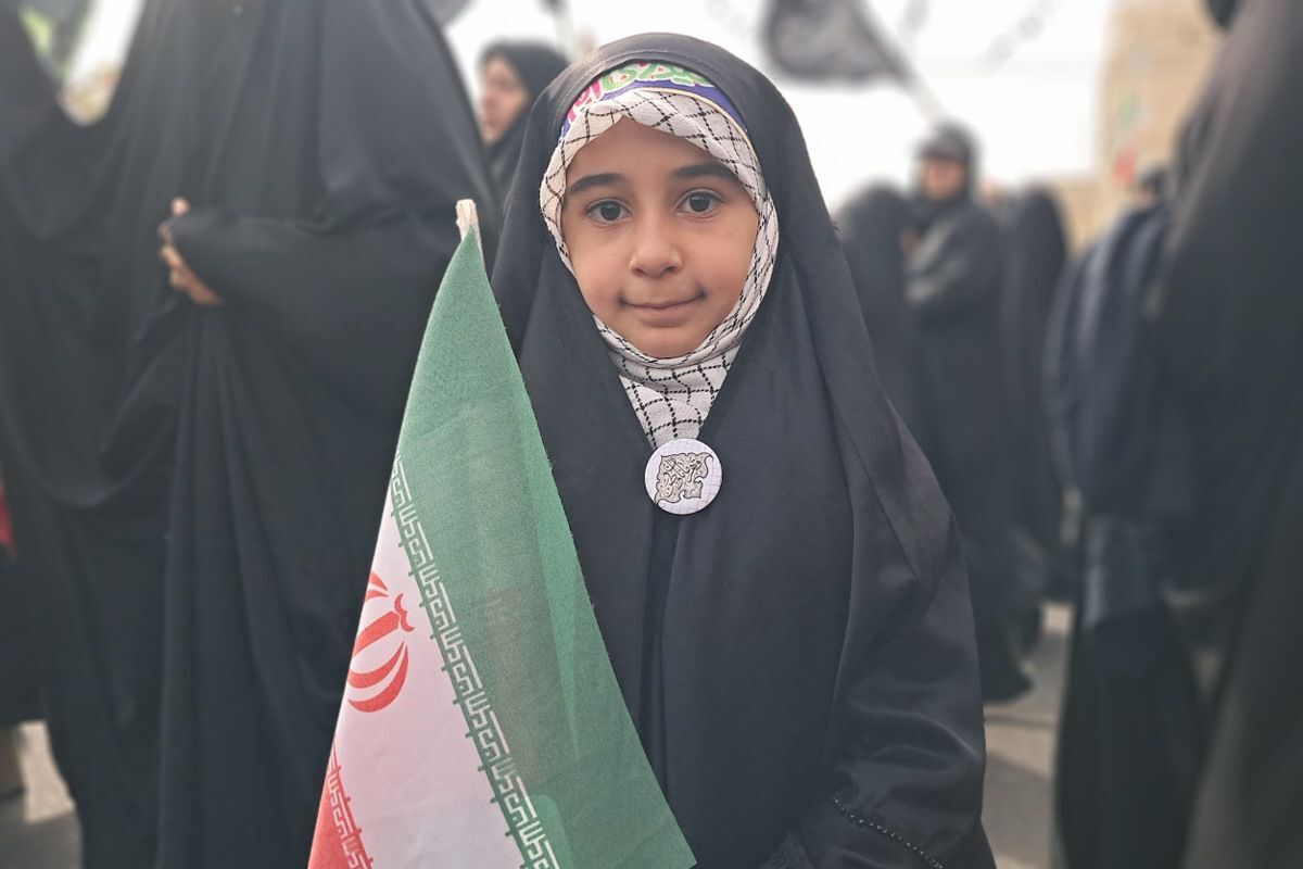 تشییع پیکر مطهر شهدای وطن در گلزار شهدای شهرستان ملارد