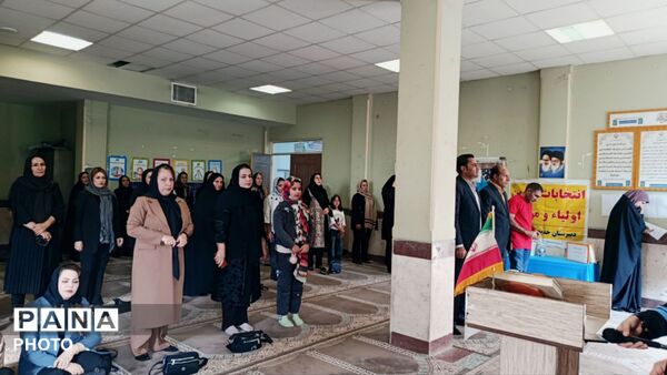 خانواده‌ ها برای حضور مؤثرتر در مدرسه پای صندوق انتخاب رفتند