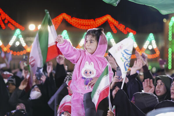 همخوانی سرود «سلام یا مهدی» با حضور ابوذر روحی در مسجد جمکران