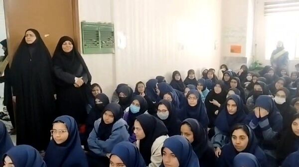  تقدیر از فعالین حجاب و عفاف در دبیرستان شاهد تکتم
