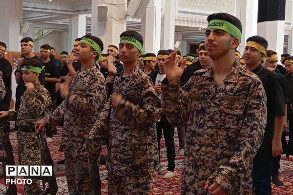 نوجوانان عاشورایی در حرم شاهچراغ(ع) - 2