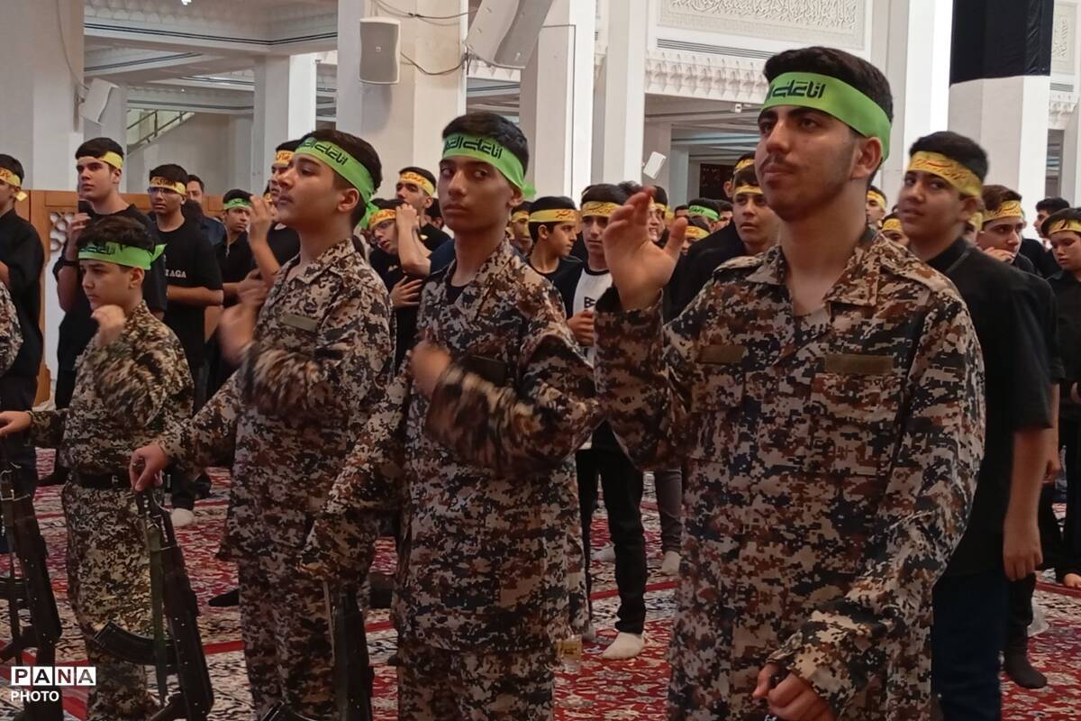 نوجوانان عاشورایی در حرم شاهچراغ(ع) - 2
