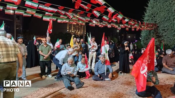 صد و هشتادو هفتمین حضور،در میدان ولیعصر الهیه 
