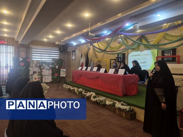 جلسه آموزش خانواده در دبستان دخترانه شاهد تحقیقی ناحیه۶