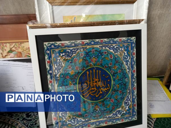 داوری آثار هنری مسابقات فرهنگی هنری آموزش و پرورش ناحیه ۳ 