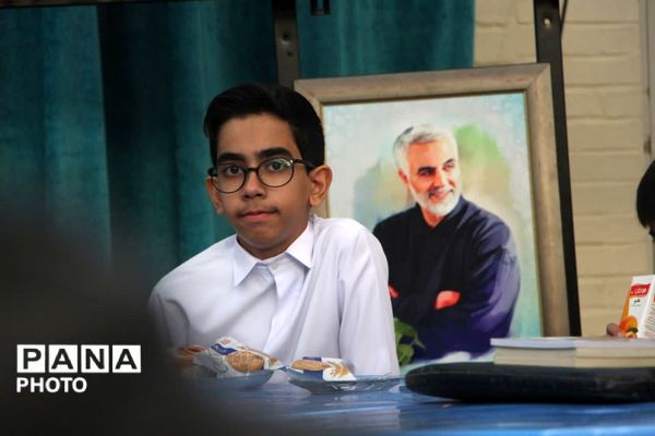 برگزاری جلسه سفیران کتاب یزد با نویسنده کتاب «فرمانده سری»